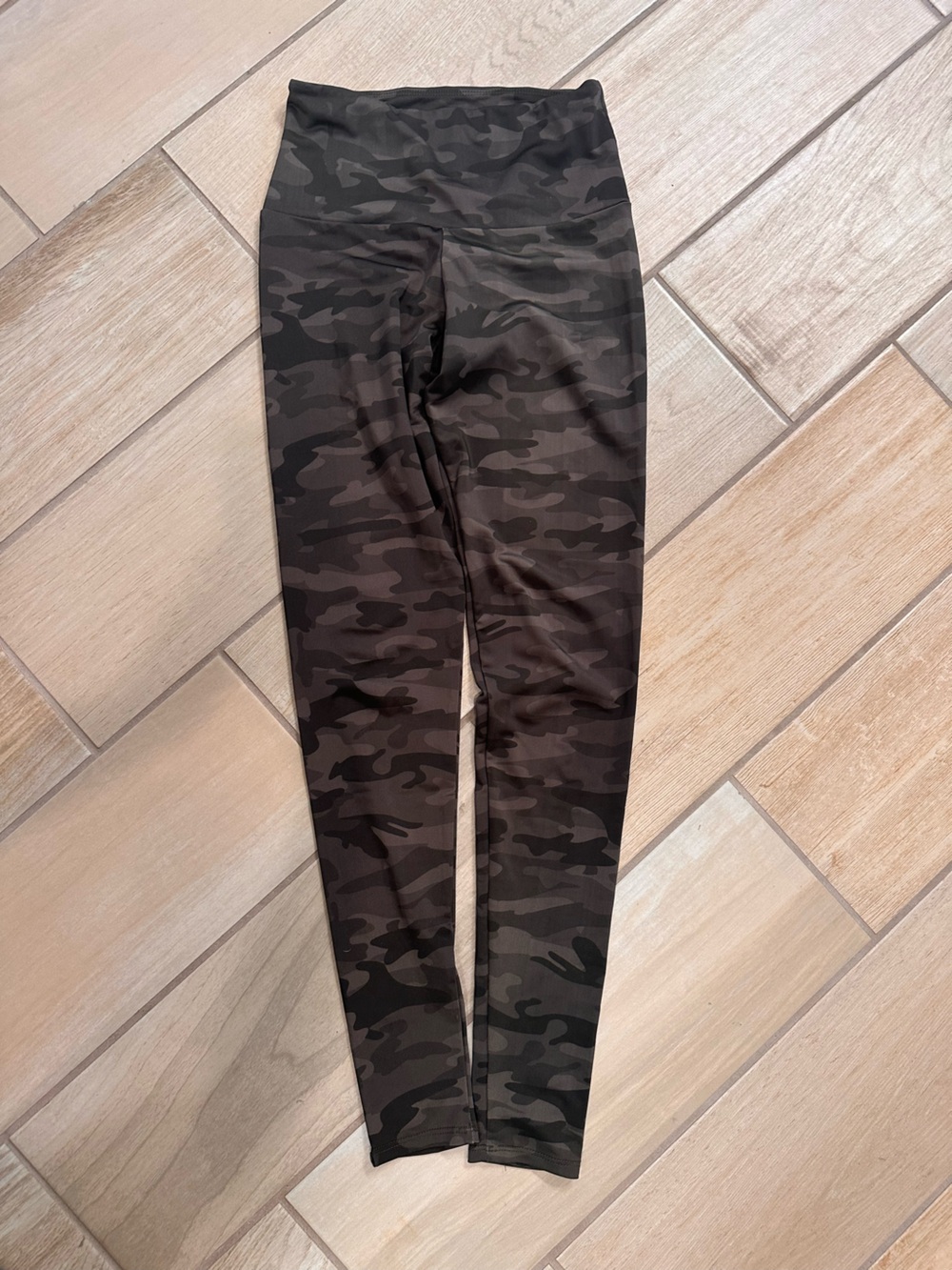 Onzie Dark Olive Camo High-Rise Leggings